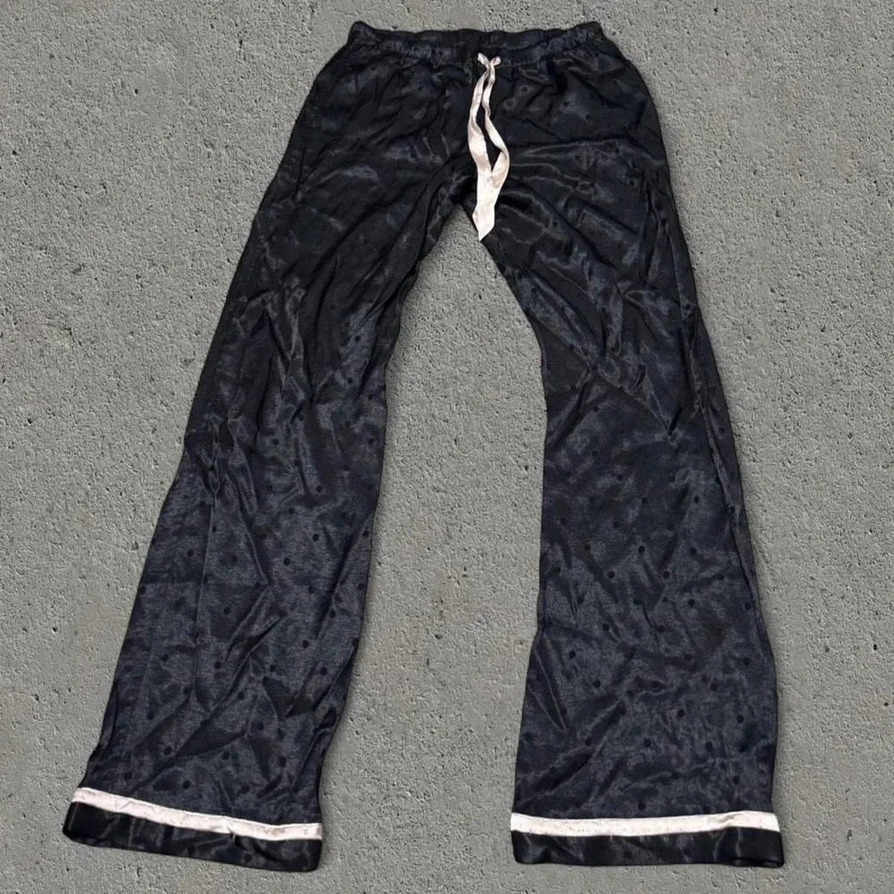 Victoria's Secret black polka dot satin pyjama pants - Picture 2 of 6